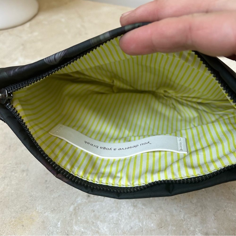 Lululemon Athletica floral print black zip top pouch with neon wrist holder EUC! - Picture 3 of 4